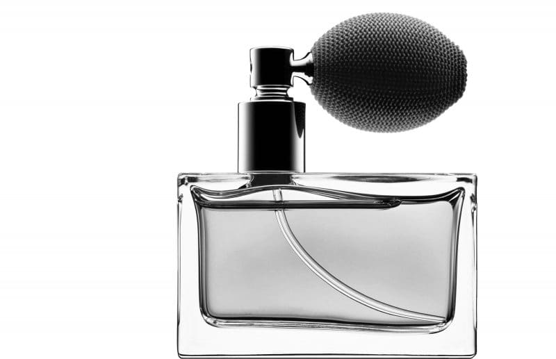 Parfum-Flacon vor weißem Hintergrund. Prada
