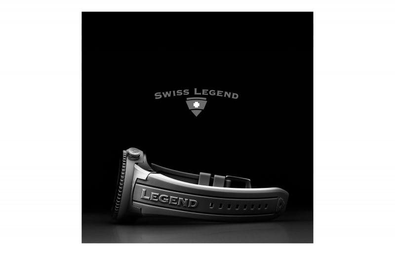 Swiss Legend Uhr vor schwarzem Hintergund
